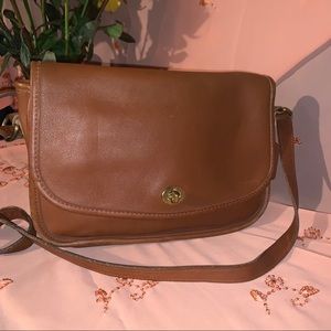 Use vintage coach handbag